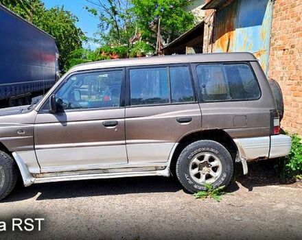 Бежевий Міцубісі Паджеро, об'ємом двигуна 3 л та пробігом 240 тис. км за 3800 $, фото 4 на Automoto.ua