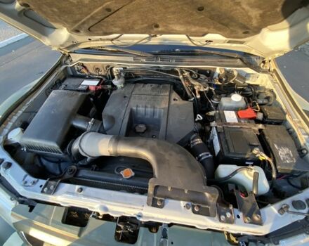 Бежевий Міцубісі Паджеро, об'ємом двигуна 3.2 л та пробігом 184 тис. км за 17275 $, фото 4 на Automoto.ua