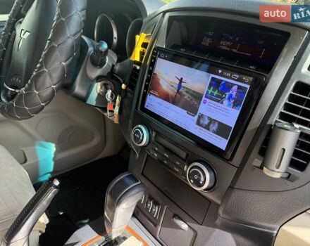 Бежевый Мицубиси Паджеро, объемом двигателя 2.97 л и пробегом 140 тыс. км за 12500 $, фото 9 на Automoto.ua