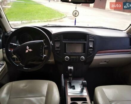 Бежевий Міцубісі Паджеро, об'ємом двигуна 3.2 л та пробігом 245 тис. км за 15300 $, фото 50 на Automoto.ua