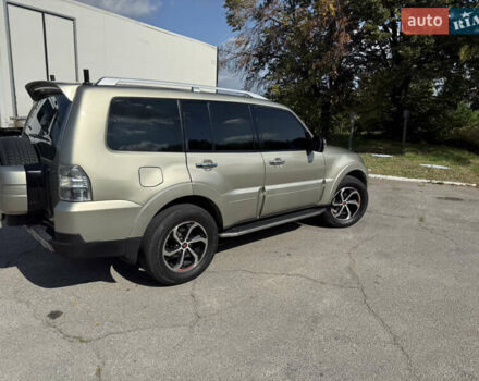 Бежевый Мицубиси Паджеро, объемом двигателя 2.97 л и пробегом 140 тыс. км за 12500 $, фото 8 на Automoto.ua