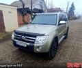 Бежевий Міцубісі Паджеро, об'ємом двигуна 30 л та пробігом 163 тис. км за 13299 $, фото 1 на Automoto.ua