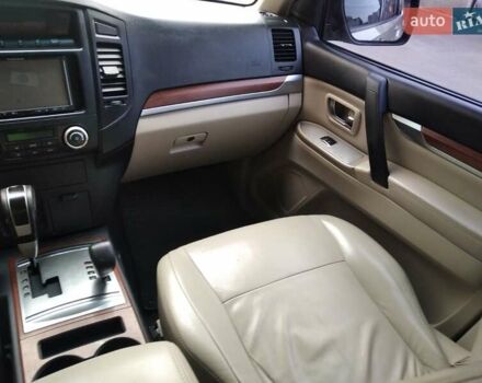Бежевий Міцубісі Паджеро, об'ємом двигуна 3.2 л та пробігом 245 тис. км за 15300 $, фото 48 на Automoto.ua