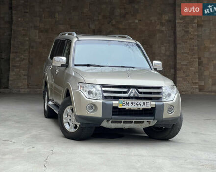 Бежевый Мицубиси Паджеро, объемом двигателя 2.97 л и пробегом 163 тыс. км за 12000 $, фото 1 на Automoto.ua