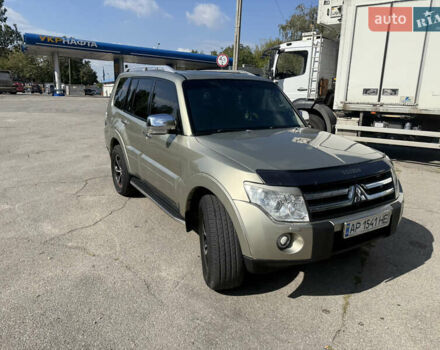 Бежевый Мицубиси Паджеро, объемом двигателя 2.97 л и пробегом 140 тыс. км за 12500 $, фото 2 на Automoto.ua