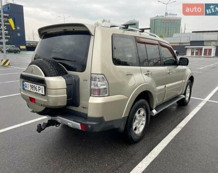 Міцубісі Паджеро 2007 у Києві на Automoto.ua Бежевий Міцубісі Паджеро, об'ємом двигуна 2.97 л та пробігом 259 тис. км за 11500 $, фото 2 на Automoto.ua