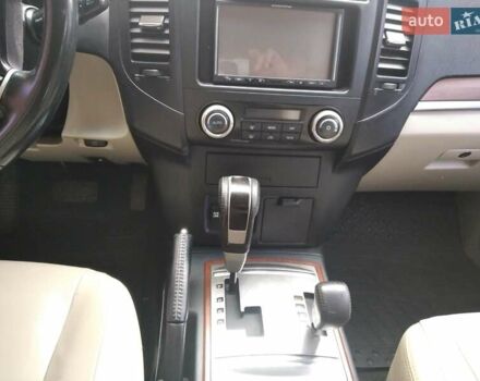 Бежевий Міцубісі Паджеро, об'ємом двигуна 3.2 л та пробігом 245 тис. км за 15300 $, фото 13 на Automoto.ua