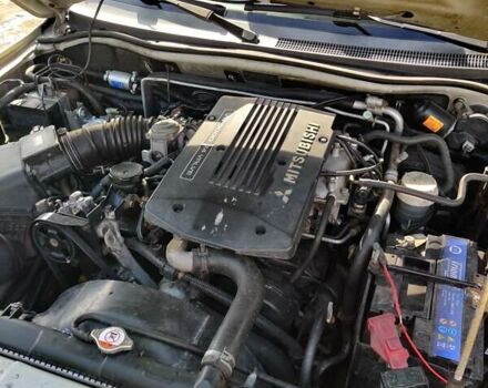 Бежевий Міцубісі Паджеро, об'ємом двигуна 3 л та пробігом 187 тис. км за 8900 $, фото 20 на Automoto.ua