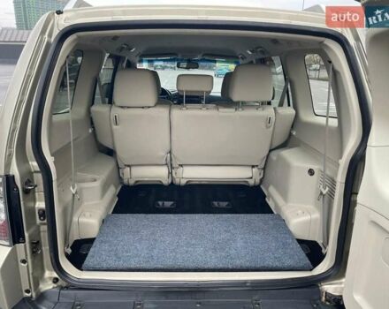 Міцубісі Паджеро 2007 у Києві на Automoto.ua Бежевий Міцубісі Паджеро, об'ємом двигуна 2.97 л та пробігом 259 тис. км за 11500 $, фото 10 на Automoto.ua