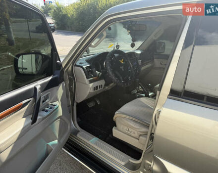 Бежевый Мицубиси Паджеро, объемом двигателя 2.97 л и пробегом 140 тыс. км за 12500 $, фото 11 на Automoto.ua