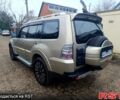 Бежевий Міцубісі Паджеро, об'ємом двигуна 30 л та пробігом 163 тис. км за 13299 $, фото 6 на Automoto.ua