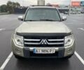 Міцубісі Паджеро 2007 у Києві на Automoto.ua Бежевий Міцубісі Паджеро, об'ємом двигуна 2.97 л та пробігом 259 тис. км за 11500 $, фото 1 на Automoto.ua