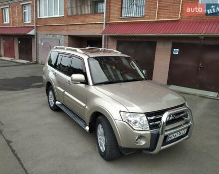 Бежевий Міцубісі Паджеро, об'ємом двигуна 3.2 л та пробігом 245 тис. км за 15300 $, фото 1 на Automoto.ua