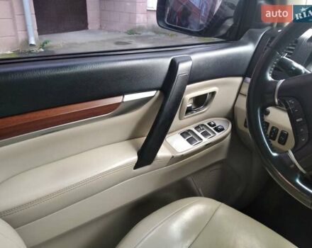 Бежевий Міцубісі Паджеро, об'ємом двигуна 3.2 л та пробігом 245 тис. км за 15300 $, фото 14 на Automoto.ua