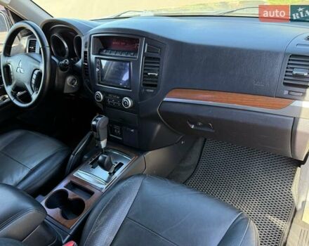 Бежевый Мицубиси Паджеро, объемом двигателя 3 л и пробегом 208 тыс. км за 10300 $, фото 69 на Automoto.ua