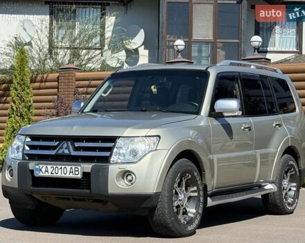 Бежевый Мицубиси Паджеро, объемом двигателя 3 л и пробегом 208 тыс. км за 10300 $, фото 6 на Automoto.ua