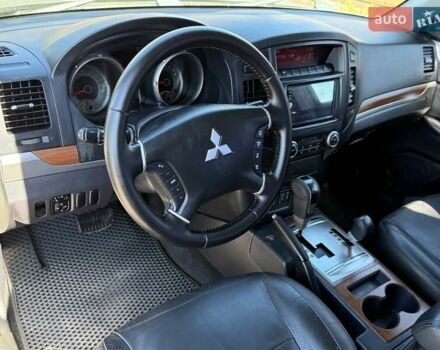 Бежевый Мицубиси Паджеро, объемом двигателя 3 л и пробегом 208 тыс. км за 10300 $, фото 58 на Automoto.ua