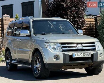 Бежевый Мицубиси Паджеро, объемом двигателя 3 л и пробегом 208 тыс. км за 10300 $, фото 15 на Automoto.ua