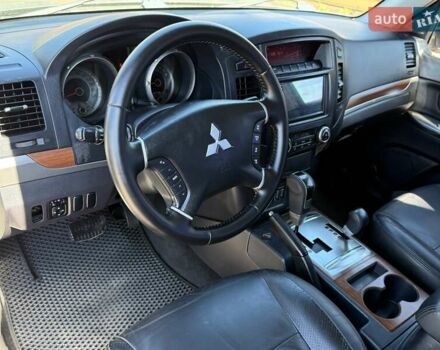 Бежевый Мицубиси Паджеро, объемом двигателя 3 л и пробегом 208 тыс. км за 10300 $, фото 57 на Automoto.ua