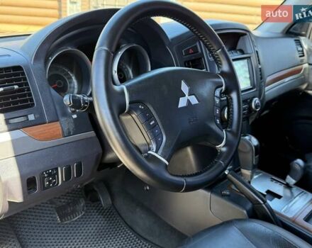 Бежевый Мицубиси Паджеро, объемом двигателя 3 л и пробегом 208 тыс. км за 10300 $, фото 61 на Automoto.ua