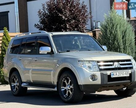 Бежевый Мицубиси Паджеро, объемом двигателя 3 л и пробегом 208 тыс. км за 10300 $, фото 20 на Automoto.ua