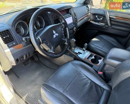 Бежевый Мицубиси Паджеро, объемом двигателя 3 л и пробегом 208 тыс. км за 10300 $, фото 54 на Automoto.ua