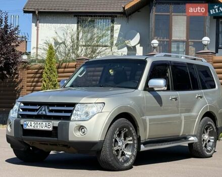 Бежевый Мицубиси Паджеро, объемом двигателя 3 л и пробегом 208 тыс. км за 10300 $, фото 8 на Automoto.ua