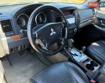 Бежевый Мицубиси Паджеро, объемом двигателя 3 л и пробегом 208 тыс. км за 10300 $, фото 56 на Automoto.ua
