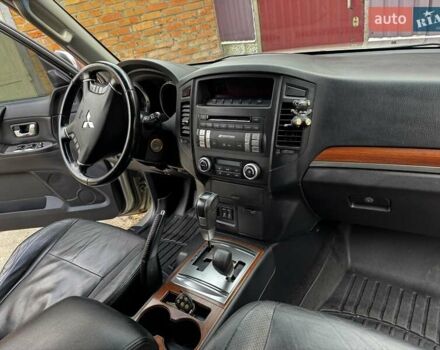 Бежевый Мицубиси Паджеро, объемом двигателя 2.97 л и пробегом 160 тыс. км за 12150 $, фото 14 на Automoto.ua