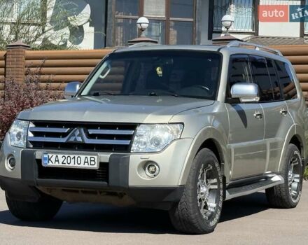 Бежевый Мицубиси Паджеро, объемом двигателя 3 л и пробегом 208 тыс. км за 10300 $, фото 4 на Automoto.ua
