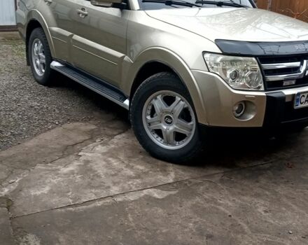 Бежевий Міцубісі Паджеро, об'ємом двигуна 3.2 л та пробігом 187 тис. км за 14200 $, фото 2 на Automoto.ua