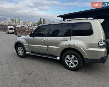 Бежевый Мицубиси Паджеро, объемом двигателя 2.97 л и пробегом 160 тыс. км за 12150 $, фото 3 на Automoto.ua