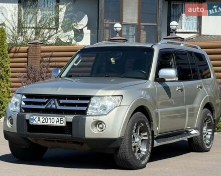 Бежевый Мицубиси Паджеро, объемом двигателя 3 л и пробегом 208 тыс. км за 10300 $, фото 5 на Automoto.ua