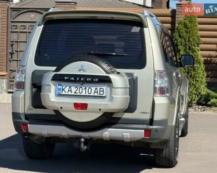 Бежевый Мицубиси Паджеро, объемом двигателя 3 л и пробегом 208 тыс. км за 10300 $, фото 35 на Automoto.ua