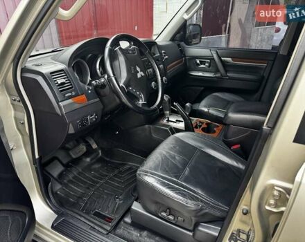 Бежевый Мицубиси Паджеро, объемом двигателя 2.97 л и пробегом 160 тыс. км за 12150 $, фото 8 на Automoto.ua