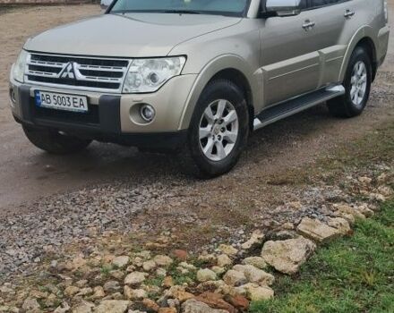 Бежевый Мицубиси Паджеро, объемом двигателя 3 л и пробегом 196 тыс. км за 10000 $, фото 1 на Automoto.ua