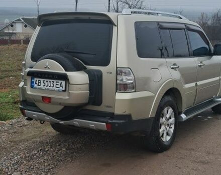 Бежевый Мицубиси Паджеро, объемом двигателя 3 л и пробегом 196 тыс. км за 10000 $, фото 2 на Automoto.ua