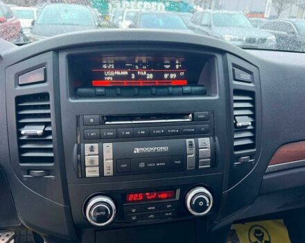 Бежевый Мицубиси Паджеро, объемом двигателя 3.2 л и пробегом 146 тыс. км за 19200 $, фото 15 на Automoto.ua