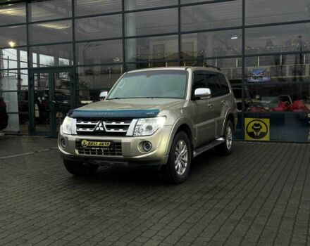 Бежевый Мицубиси Паджеро, объемом двигателя 3.2 л и пробегом 146 тыс. км за 19200 $, фото 2 на Automoto.ua