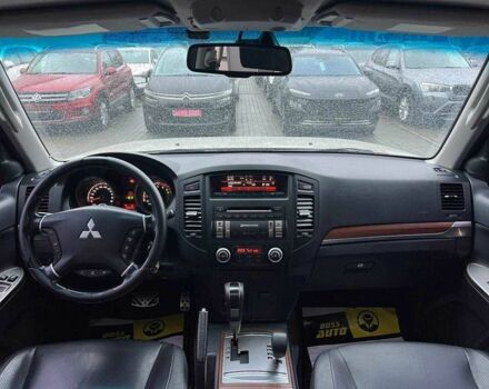 Бежевый Мицубиси Паджеро, объемом двигателя 3.2 л и пробегом 146 тыс. км за 19200 $, фото 12 на Automoto.ua