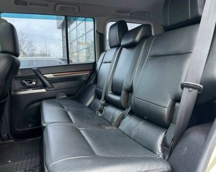 Бежевый Мицубиси Паджеро, объемом двигателя 3.2 л и пробегом 146 тыс. км за 19200 $, фото 23 на Automoto.ua