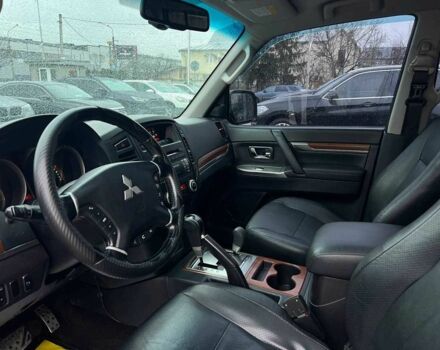 Бежевый Мицубиси Паджеро, объемом двигателя 3.2 л и пробегом 146 тыс. км за 19200 $, фото 9 на Automoto.ua