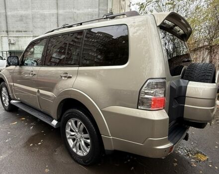 Бежевый Мицубиси Паджеро, объемом двигателя 3.2 л и пробегом 189 тыс. км за 18500 $, фото 3 на Automoto.ua