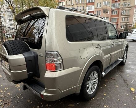 Бежевый Мицубиси Паджеро, объемом двигателя 3.2 л и пробегом 189 тыс. км за 18500 $, фото 4 на Automoto.ua
