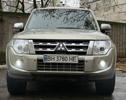 Бежевый Мицубиси Паджеро, объемом двигателя 3.2 л и пробегом 189 тыс. км за 18500 $, фото 1 на Automoto.ua