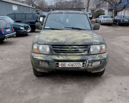 Бежевый Мицубиси Паджеро, объемом двигателя 3.2 л и пробегом 300 тыс. км за 4000 $, фото 1 на Automoto.ua