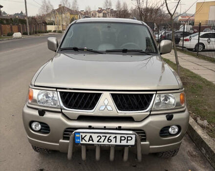 Бежевый Мицубиси Паджеро, объемом двигателя 3 л и пробегом 182 тыс. км за 10500 $, фото 1 на Automoto.ua