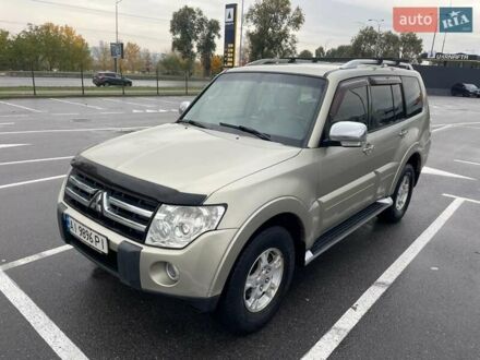 Мицубиси Паджеро 2007 в Киеве на Automoto.ua Бежевый Мицубиси Паджеро, объемом двигателя 2.97 л и пробегом 259 тыс. км за 11500 $, фото 1 на Automoto.ua