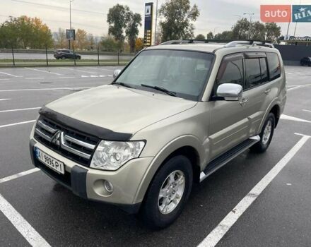 Бежевий Міцубісі Паджеро, об'ємом двигуна 2.97 л та пробігом 259 тис. км за 11500 $, фото 1 на Automoto.ua
