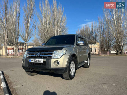 Мицубиси Паджеро 2008 в Житомире на Automoto.ua Бежевый Мицубиси Паджеро, объемом двигателя 2.97 л и пробегом 215 тыс. км за 10900 $, фото 1 на Automoto.ua